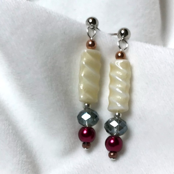 Handmade Earrings with Vintage and Modern Elements  (E03-1H) - Picture 4 of 5